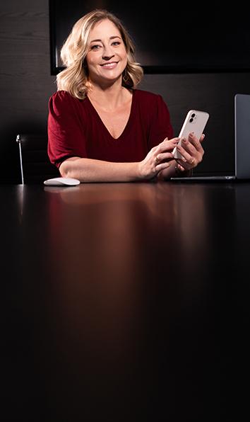 Dra. Aline Guzzi, especialista em estética dental