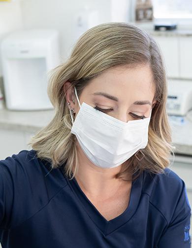 Tratamento de odontologia clínica e estética pela Dra. Aline Guzzi