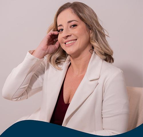 Dra. Aline Guzzi - Mestre em Harmonização Orofacial
